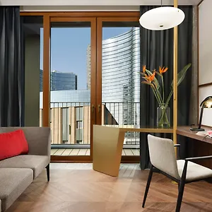 Verticale | Esperienze Hotel Milano
